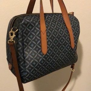 Fossil purse with strap